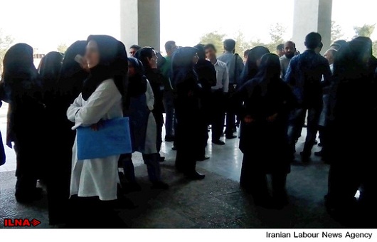 تجمع اعتراضی پرستاران بیمارستان بهشتی قم+عکس