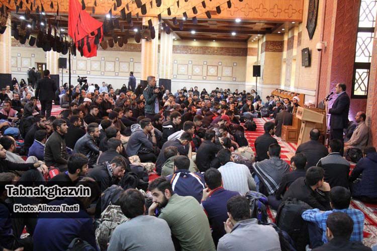 بدرقه 500 دانشجوی دانشگاه‌های استان قزوین به پیاده روی عظیم اربعین
