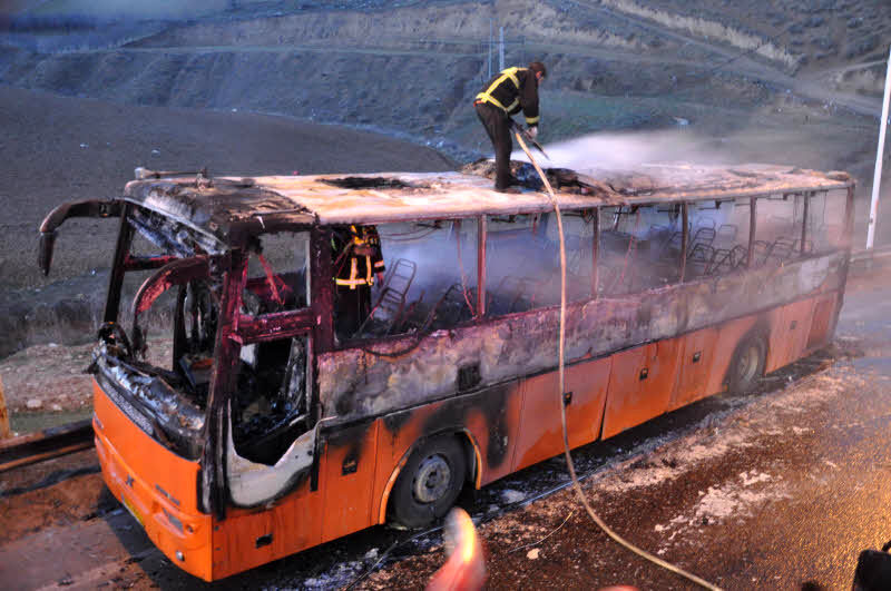 نجات ۲۶ مسافر از حریق اتوبوس در قزوین