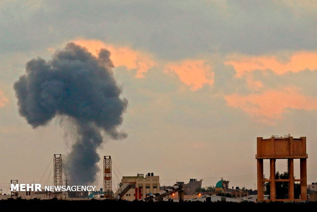جنگنده‌های رژیم صهیونیستی شمال و جنوب نوار غزه را بمباران کردند