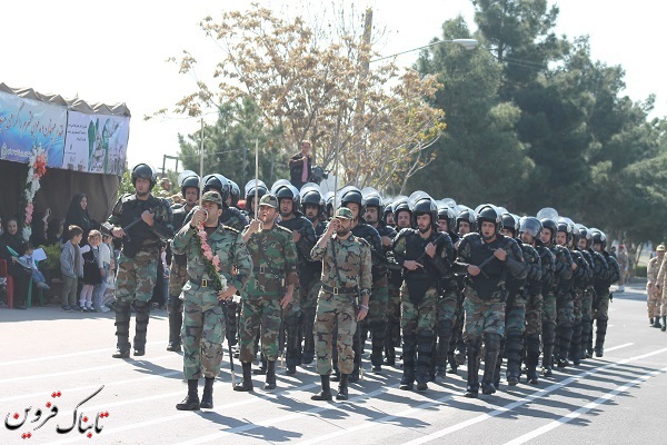 هفته دفاع مقدس با رژه نیروهای مسلح در قزوین آغاز شد