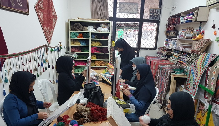 آموزش بیش از ۸۰۰ هنرجو در حوزه صنایع دستی قزوین