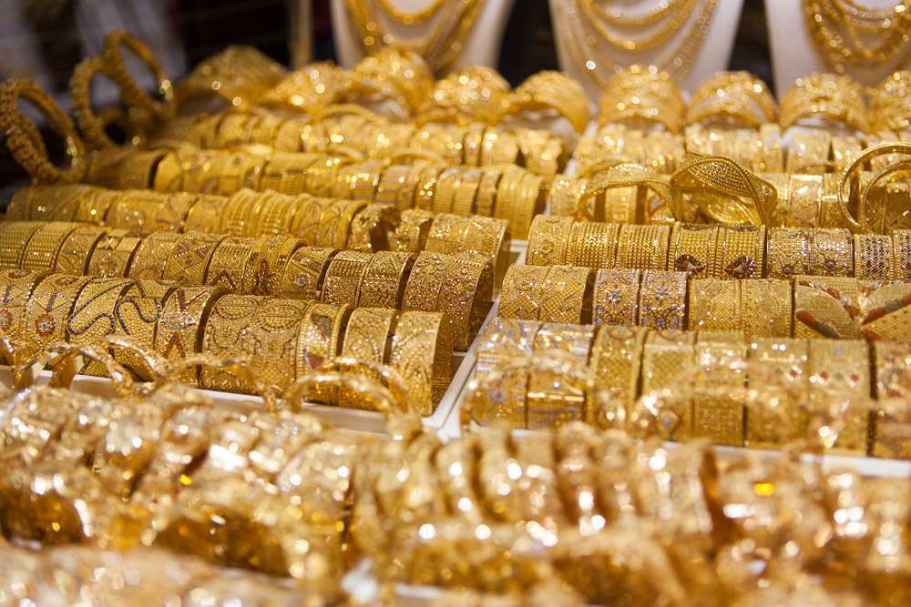 طلا کالایی امن برای سرمایه گذاری در شرایط نا مطمئن اقتصادی/به علت گرانی بازار مشتری برای خرید طلا وجود ندارد