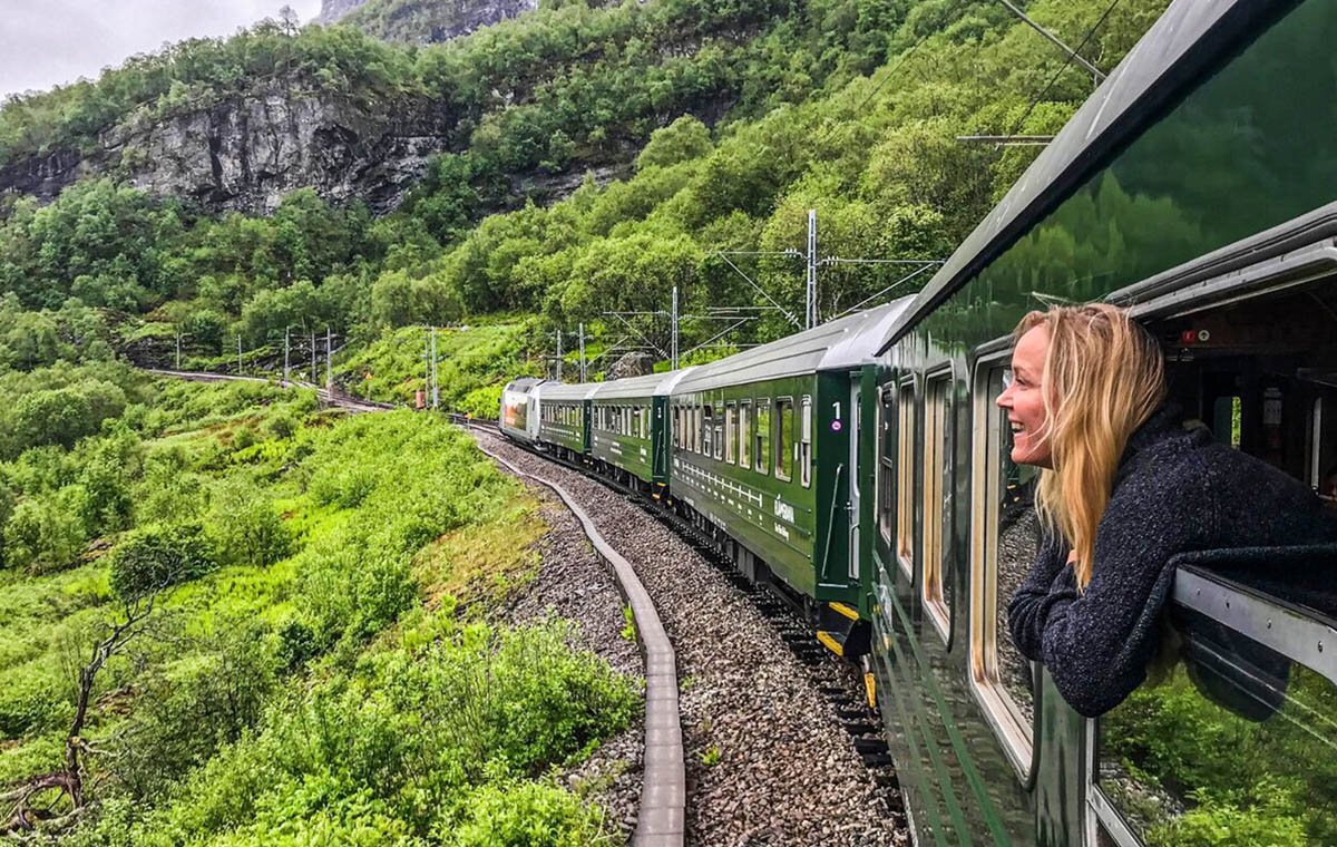 چگونه از تخفیف&zwnj;ها و کدهای تخفیف خرید بلیط قطار بهره&zwnj;مند شویم؟