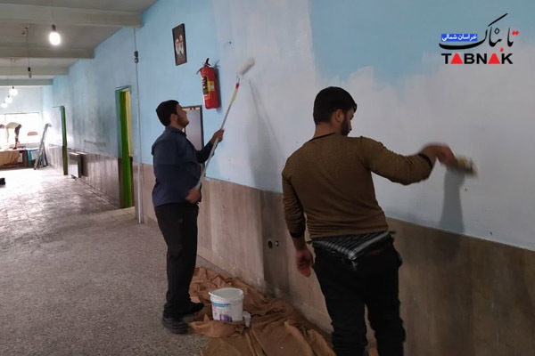 رنگ&zwnj;آمیزی یک مدرسه در خراسان&zwnj;شمالی در کمتر از ۴۸ ساعت/ هدف، افزایش انگیزه دانش&zwnj;آموزان است