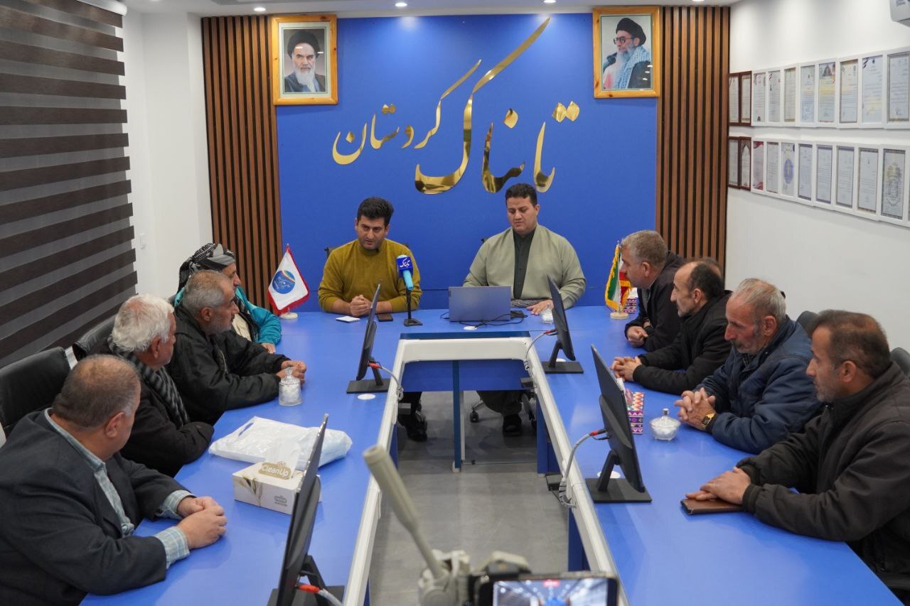 گلایه اهالی شهرک امام حسین(ع) سنندج از نبود آب شرب و فاضلاب/ درخواست پیگیری فوری مسئولان از طریق تابناک گلایه اهالی شهرک امام حسین(ع) سنندج از نبود آب شرب و فاضلاب/ درخواست پیگیری فوری مسئولان از طریق تابناک