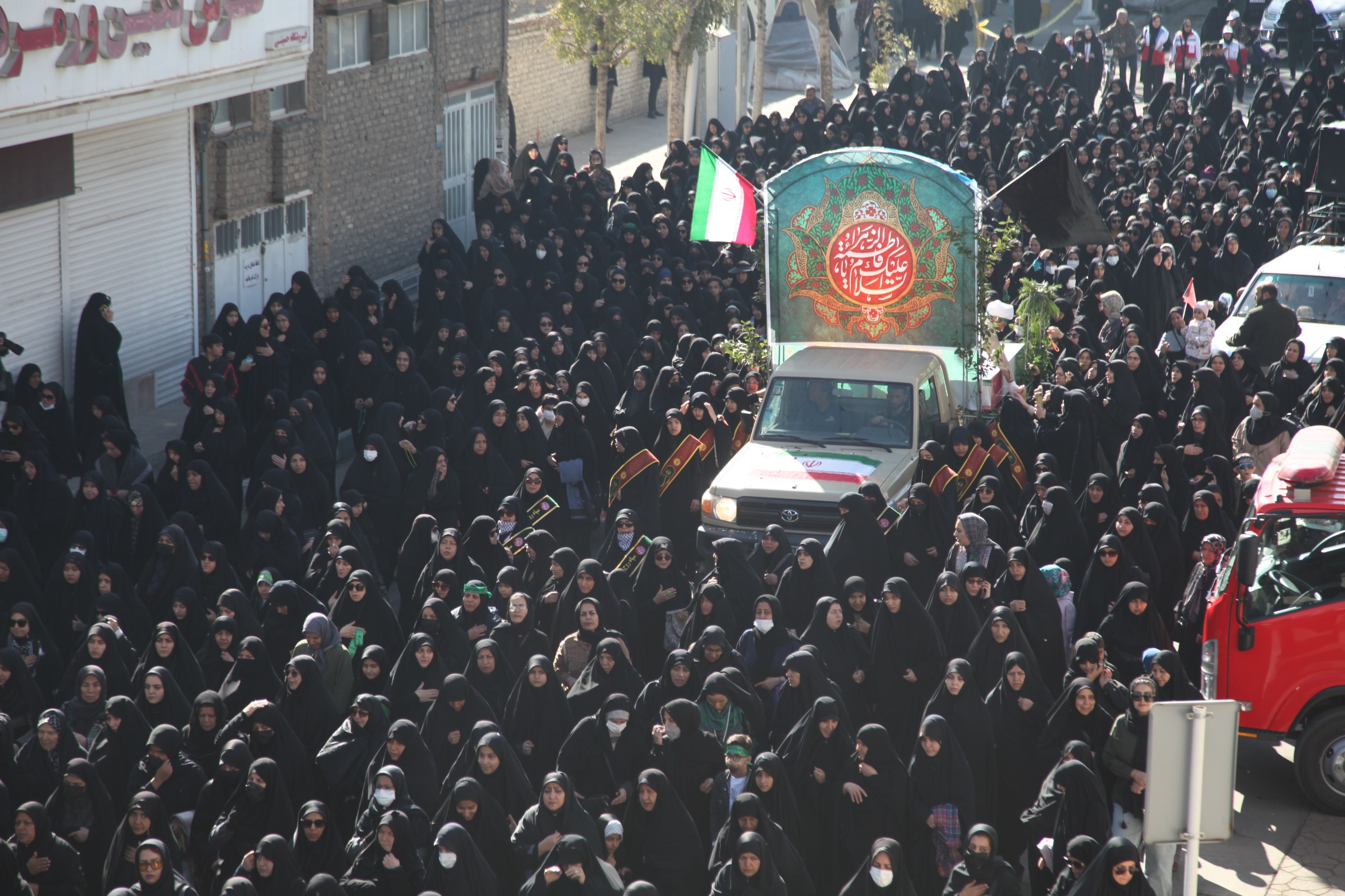 در سالروز شهادت حضرت فاطمه (س) پیکر شهدای گمنام میهمان مردم اراک در سالروز شهادت حضرت فاطمه (س) پیکر شهدای گمنام میهمان مردم اراک