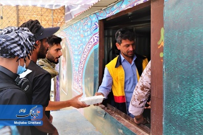 در مسیر خدمت به زوار حسینی